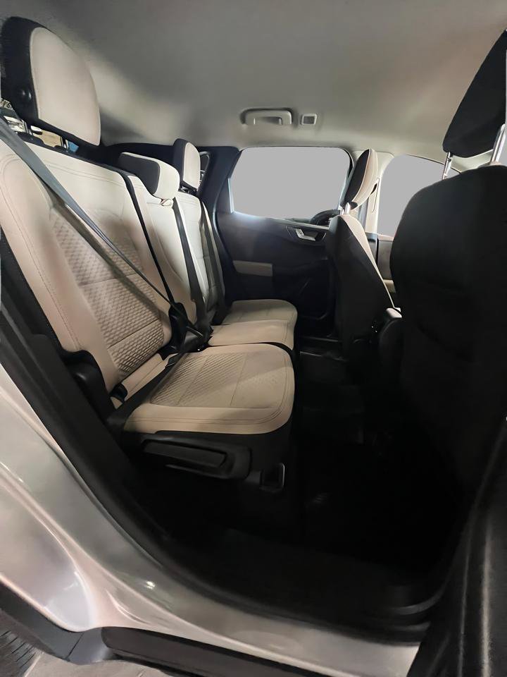 Used 2020 Ford Escape SE FWD image 30