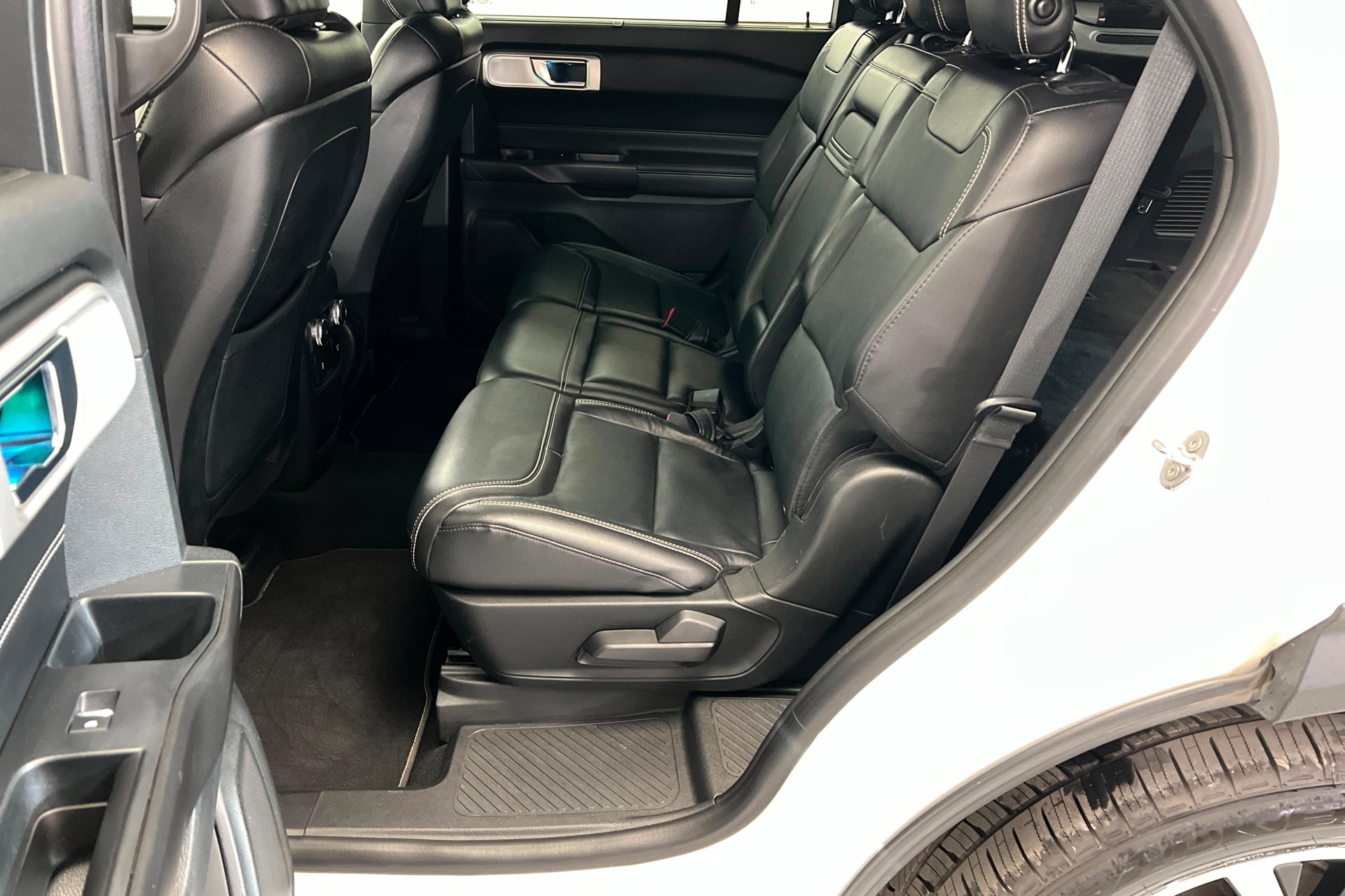 Used 2020 Ford Explorer ST w/ Premium Technology Package image 21