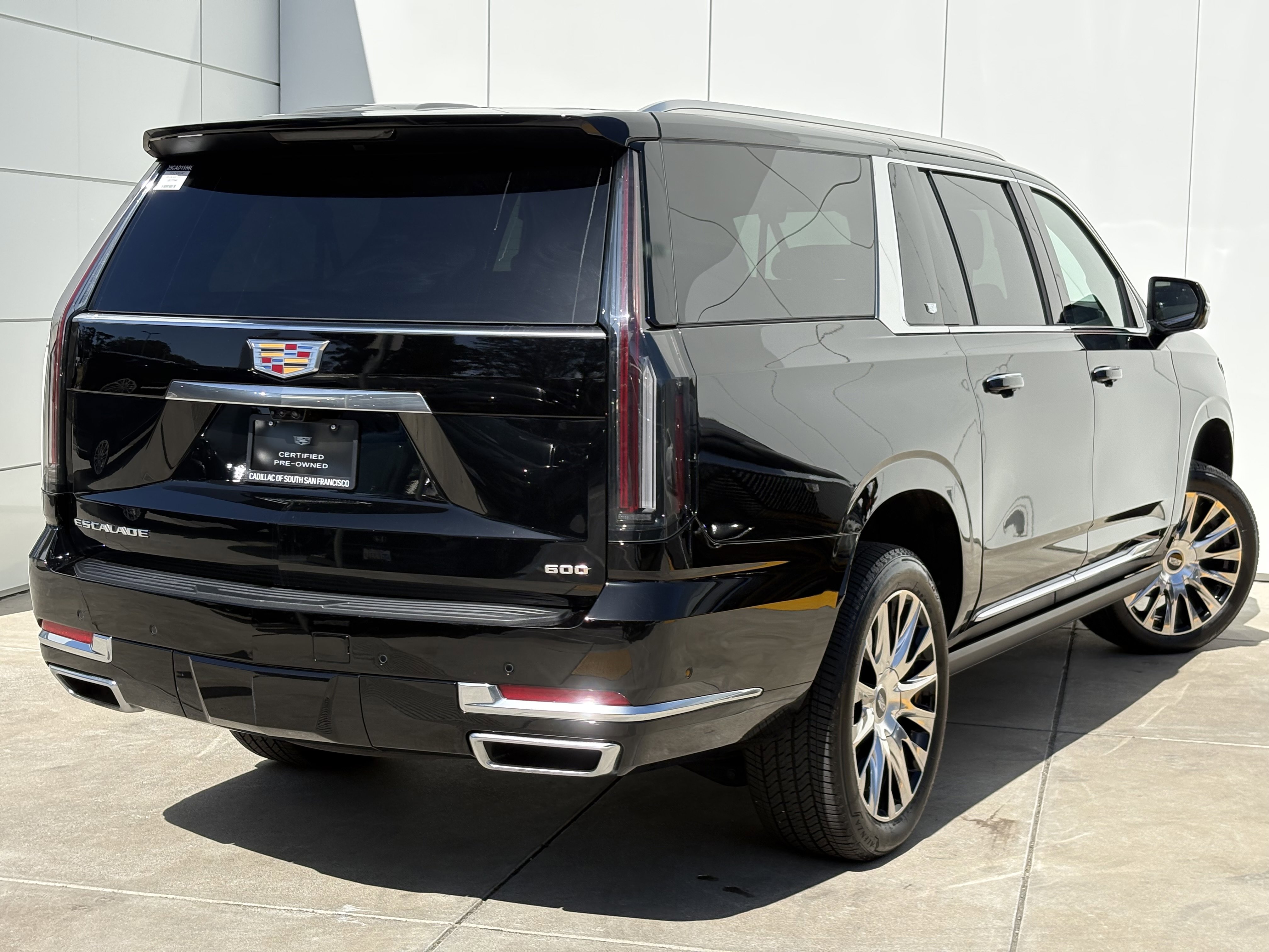 Used 2025 Cadillac Escalade ESV Premium Luxury Platinum AWD/4WD image 7