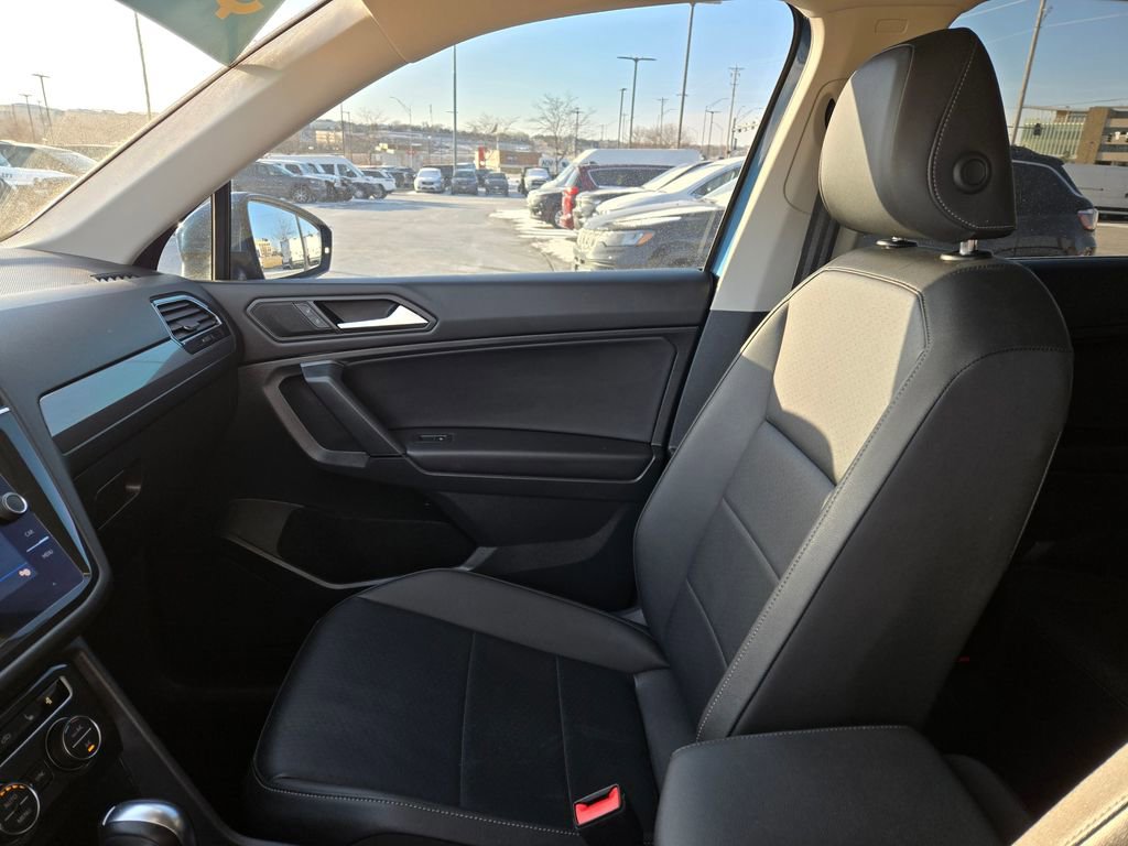 Used 2019 Volkswagen Tiguan SE image 21