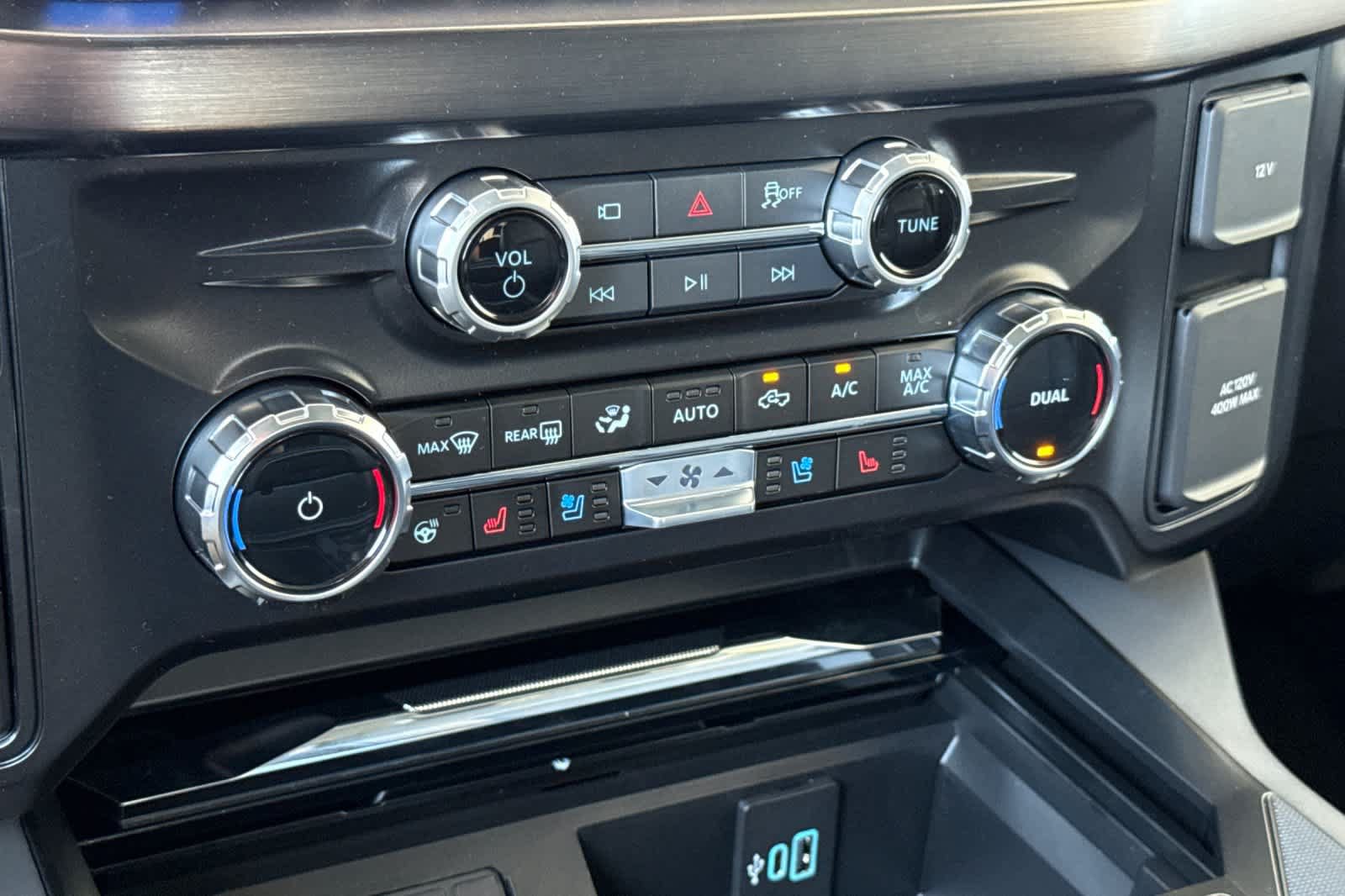 New 2026 Ford F250 Lariat w/ Lariat Premium Package AWD/4WD image 18