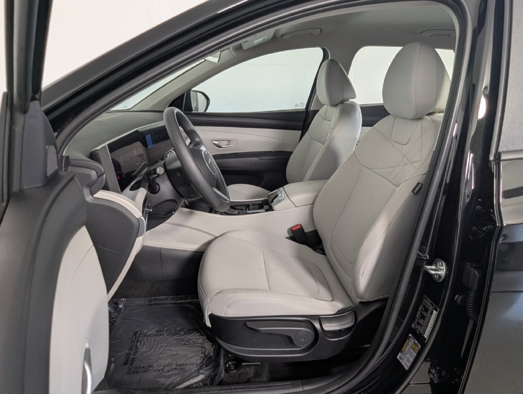 Certified 2026 Hyundai Tucson SE FWD image 13
