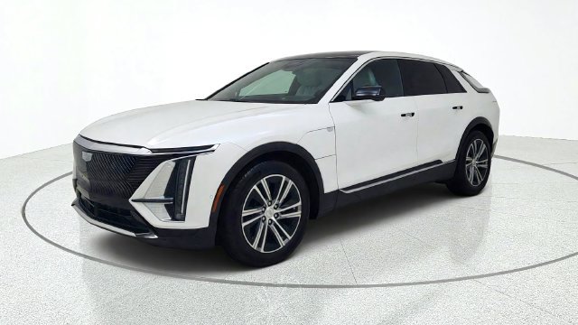 Used 2025 Cadillac Lyriq Luxury w/ LPO, Floor Liner Package RWD image 3