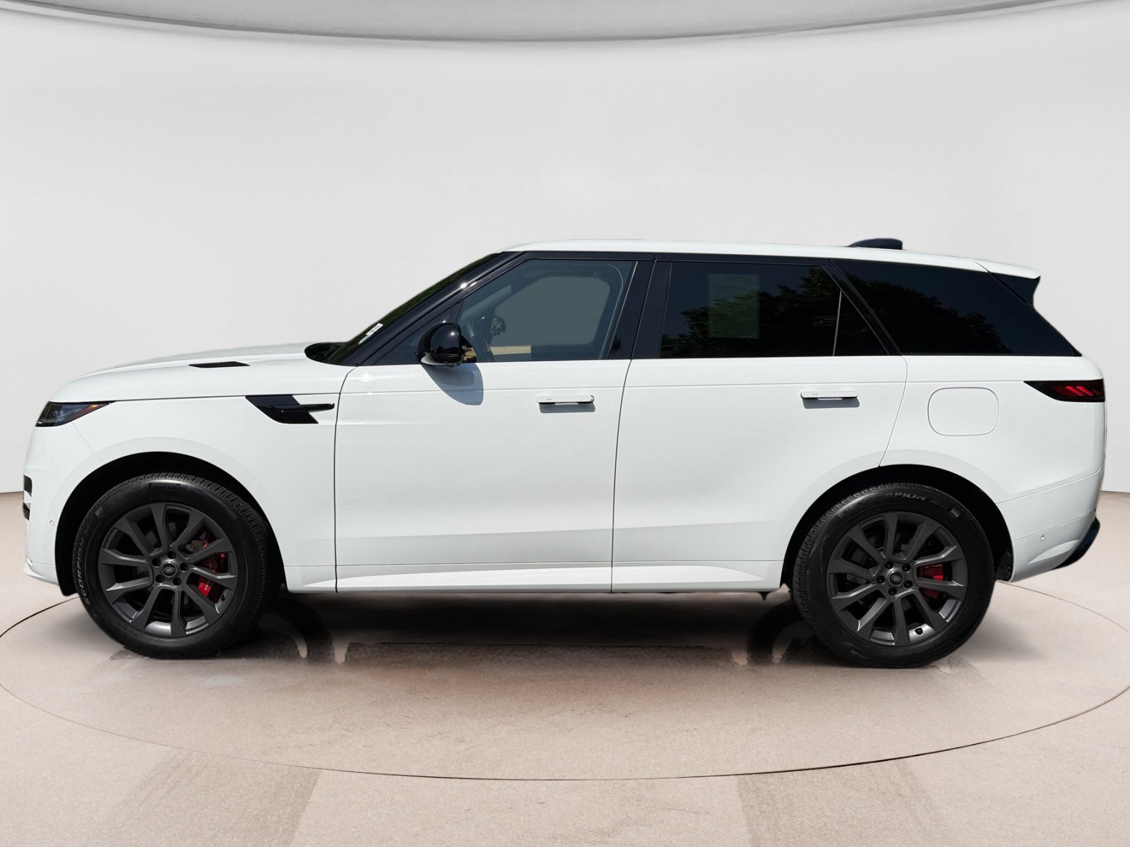 Used 2025 Land Rover Range Rover Sport Dynamic SE AWD/4WD image 2