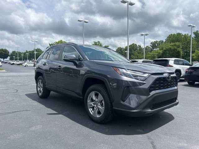 Used 2023 Toyota RAV4 XLE AWD/4WD image 4