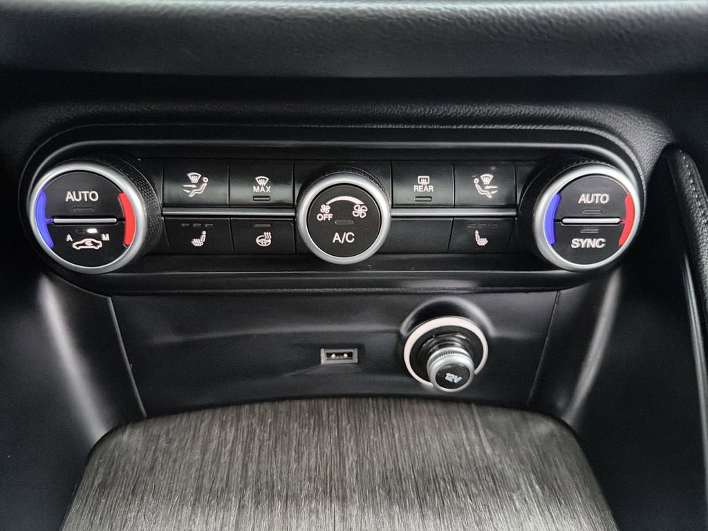 Used 2022 Alfa Romeo Stelvio Ti image 17