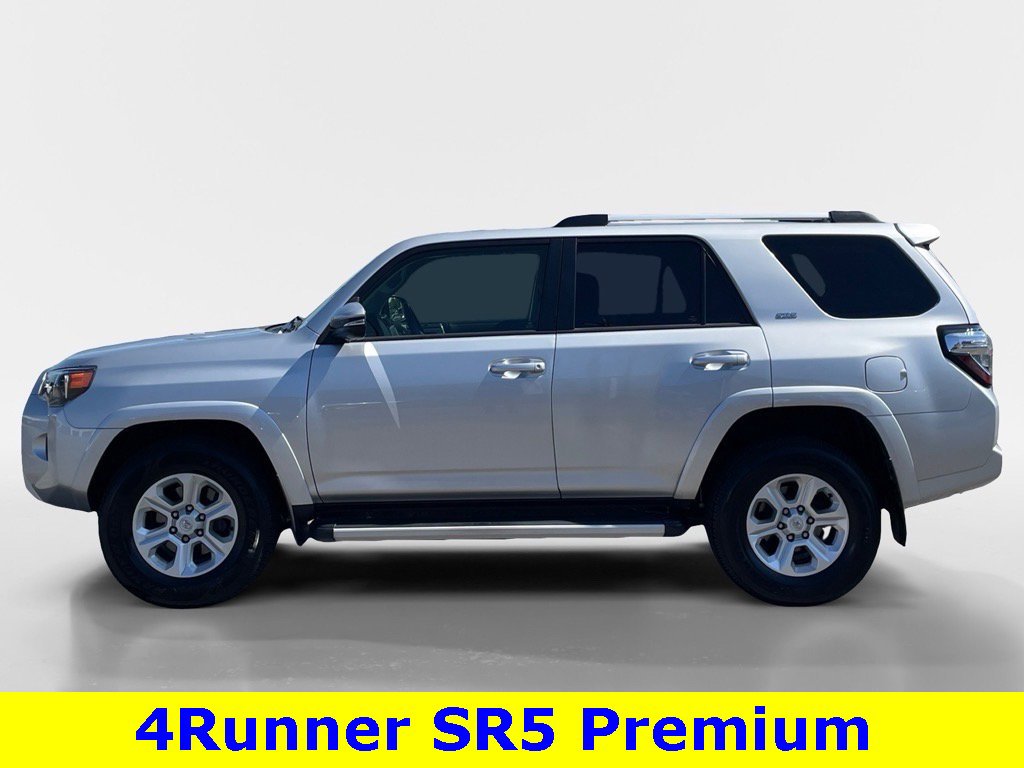 Used 2023 Toyota 4Runner SR5 Premium image 3