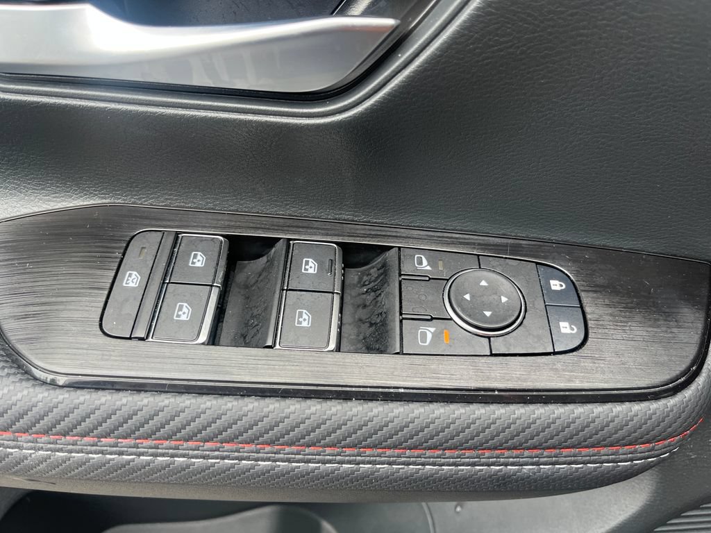 Certified 2026 Nissan Kicks SR FWD image 11
