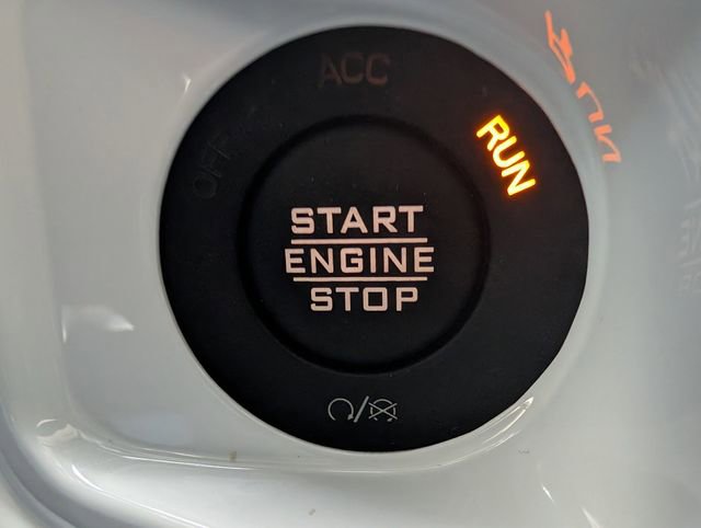 Used 2025 Jeep Gladiator Mojave image 25