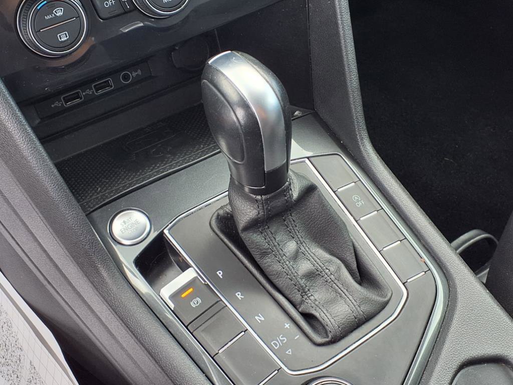 Used 2020 Volkswagen Tiguan SE image 18