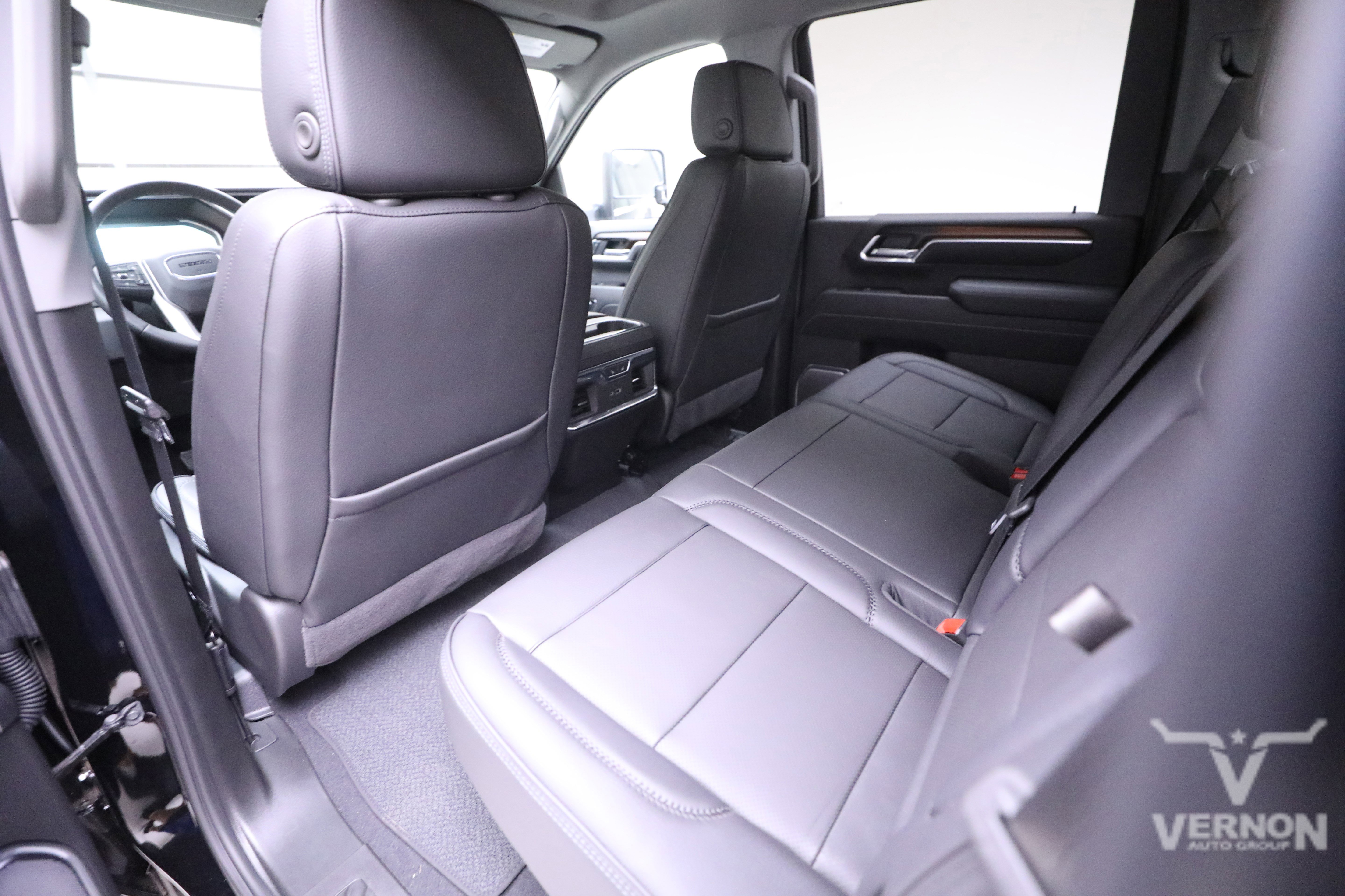 New 2026 GMC Sierra 3500 Denali image 9