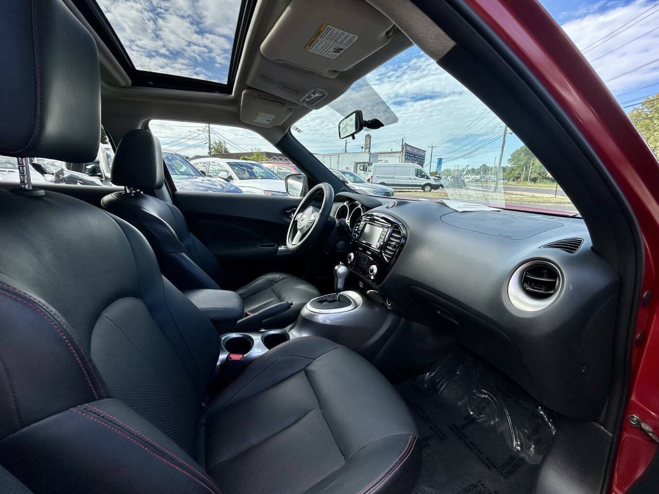 Used 2017 Nissan Juke SL FWD image 15