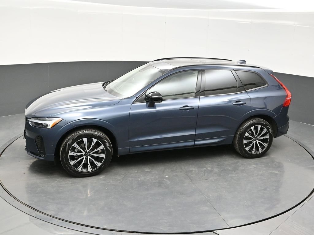 Used 2025 Volvo XC60 B5 Plus AWD/4WD image 30