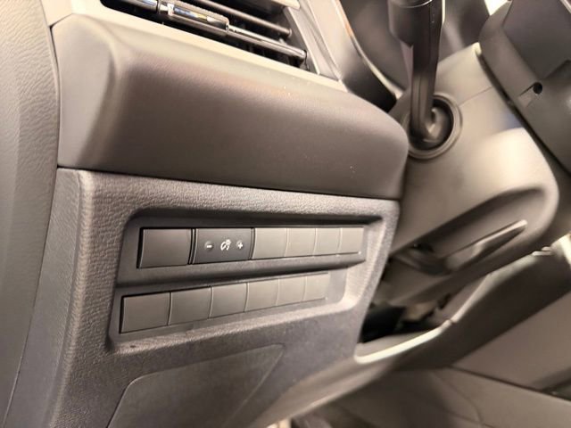 Used 2024 Mitsubishi Outlander ES image 17