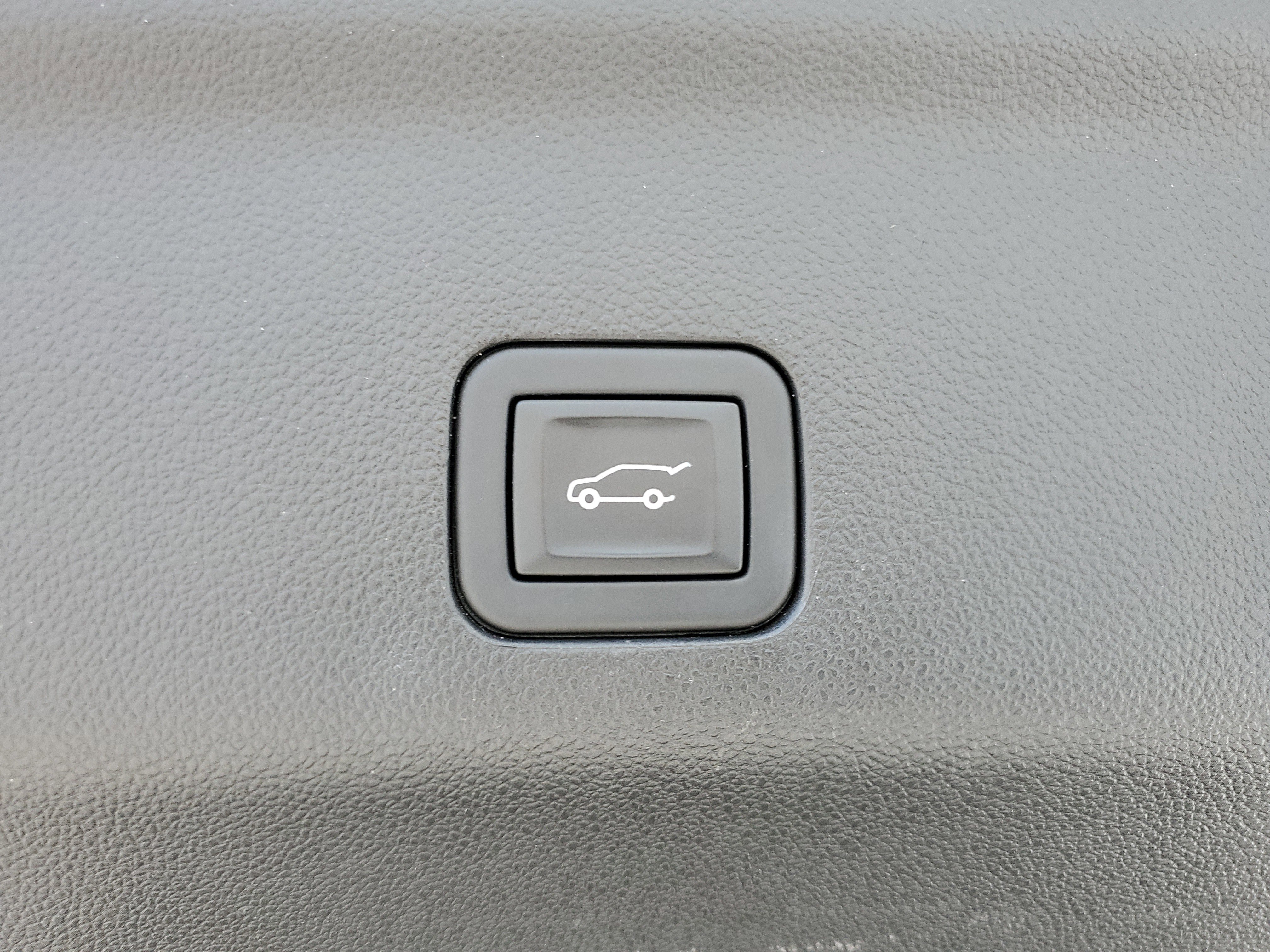 Used 2024 Chevrolet Suburban Premier image 23