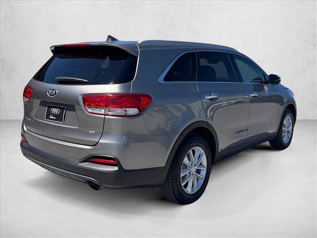Used 2017 Kia Sorento FWD w/ LX Convenience Package image 5