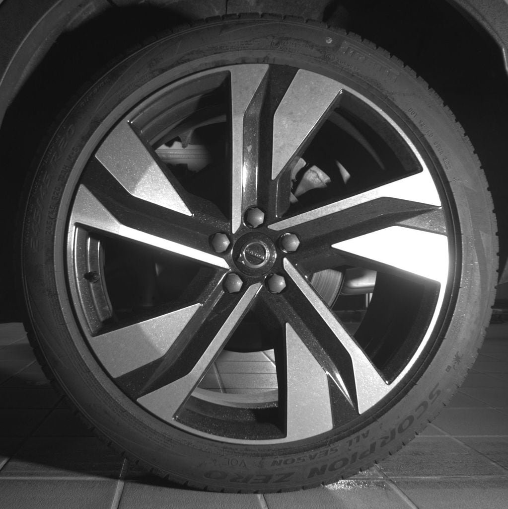 Certified 2023 Volvo XC40 B5 Plus w/ Protection Package Premier AWD/4WD image 16
