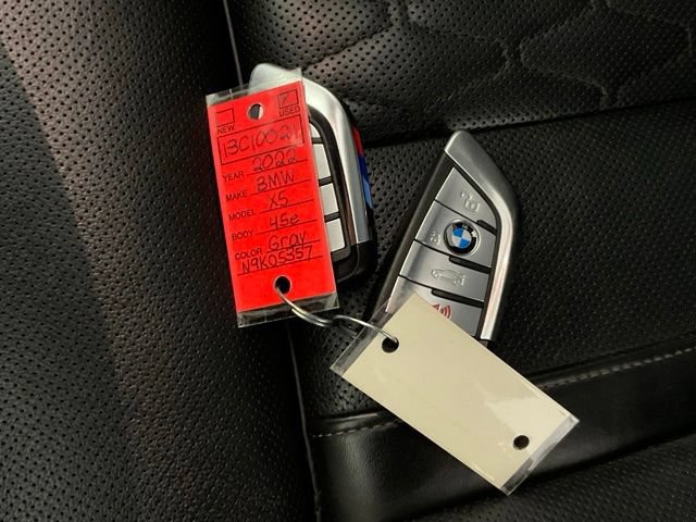 Used 2022 BMW X5 xDrive45e w/ M Sport Package AWD/4WD image 38