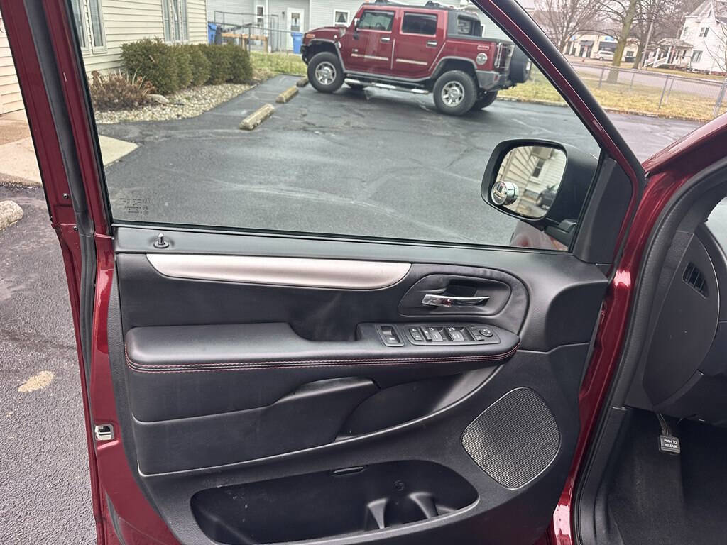 Used 2019 Dodge Grand Caravan GT image 14