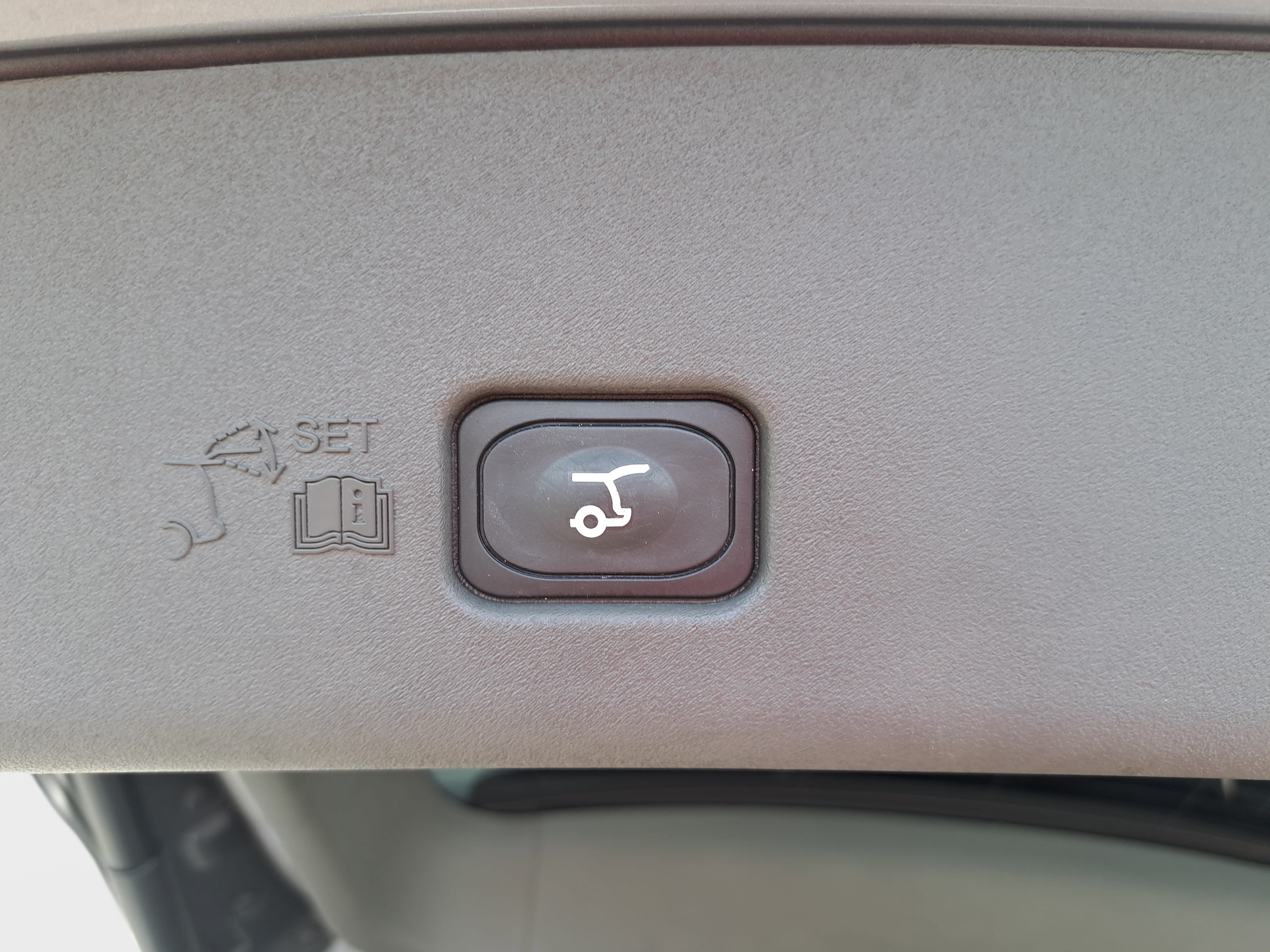 Used 2024 Lincoln Nautilus Premier w/ Equipment Group 102A AWD/4WD image 13