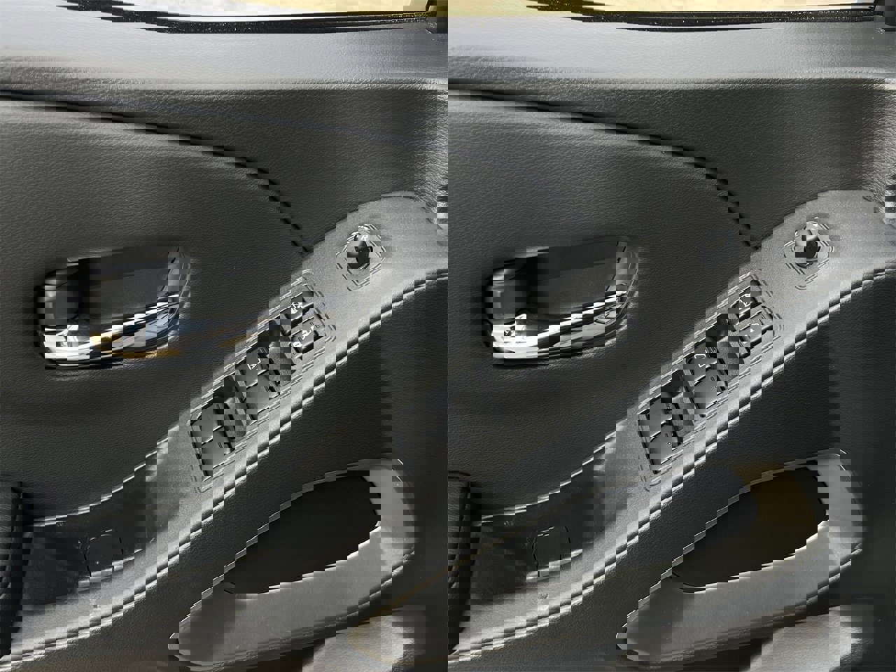 Certified 2025 Nissan Frontier SV w/ SV Convenience Package image 26