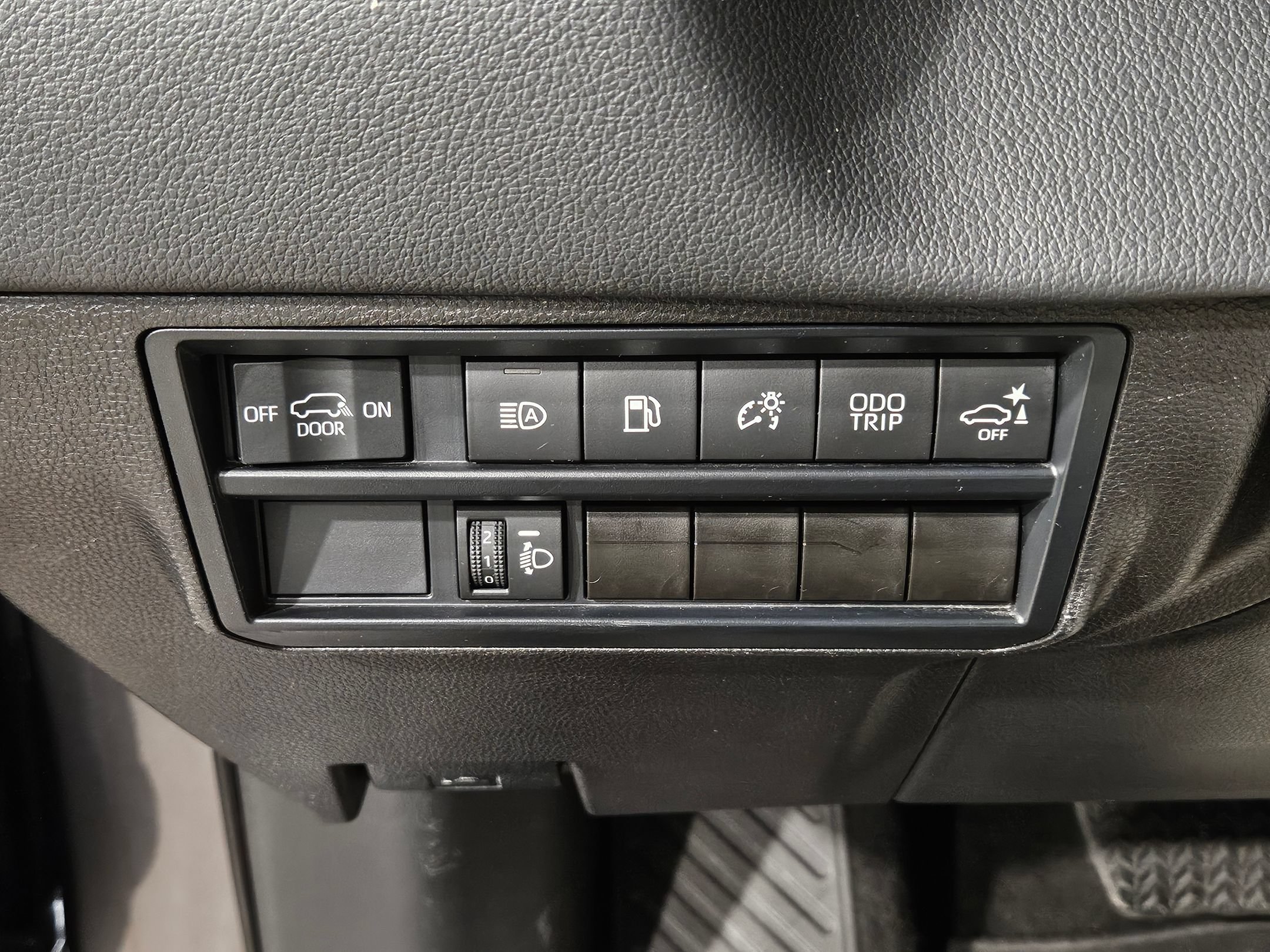 Certified 2025 Toyota Sequoia SR5 AWD/4WD image 26