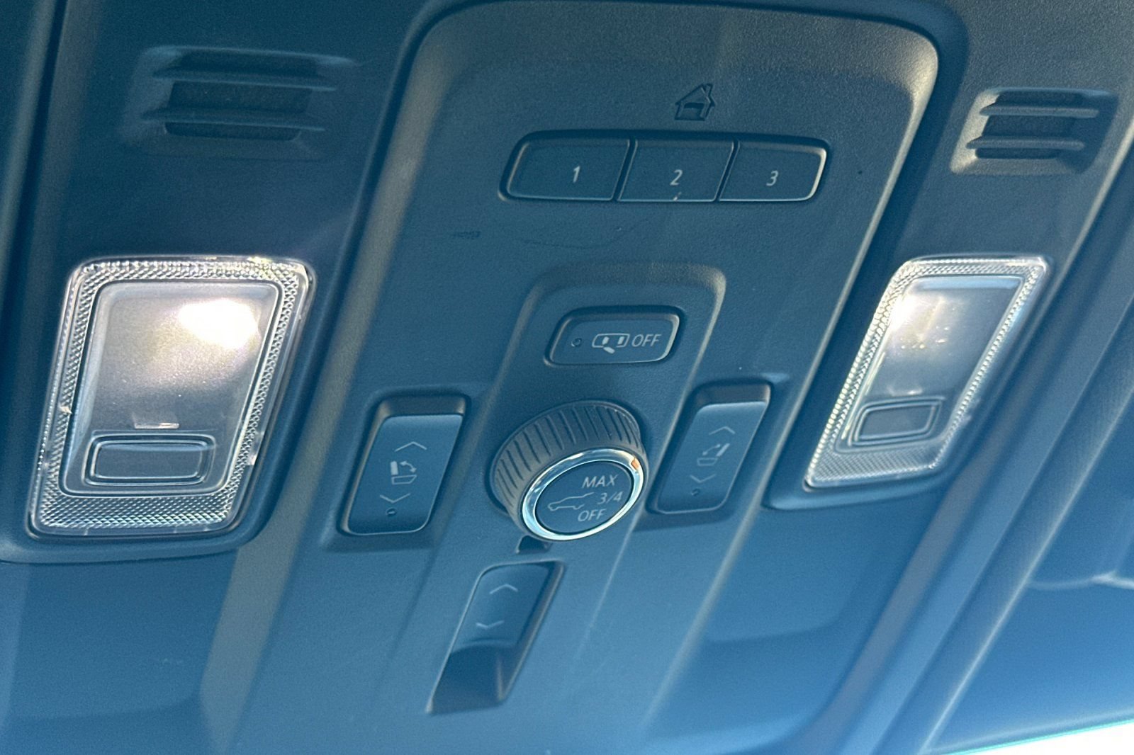 Used 2024 Chevrolet Tahoe Premier RWD image 23