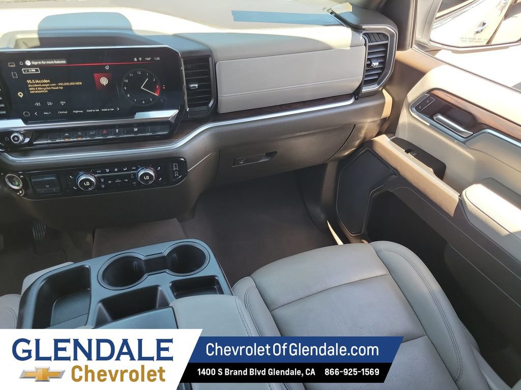 Certified 2025 GMC Sierra 1500 SLT RWD image 24