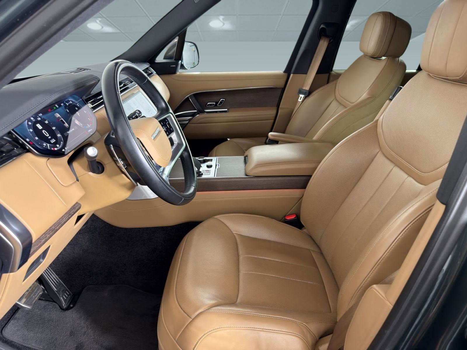 Used 2023 Land Rover Range Rover SE image 4