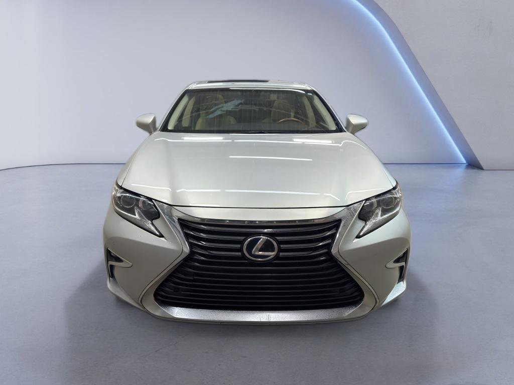 Used 2016 Lexus ES 300h image 2