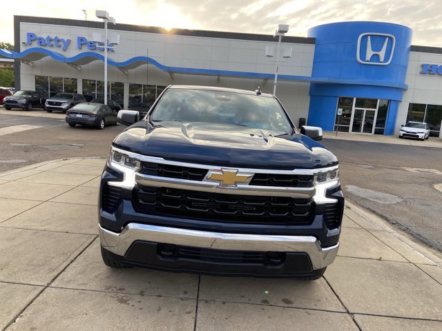 Used 2023 Chevrolet Silverado 1500 LT image 3