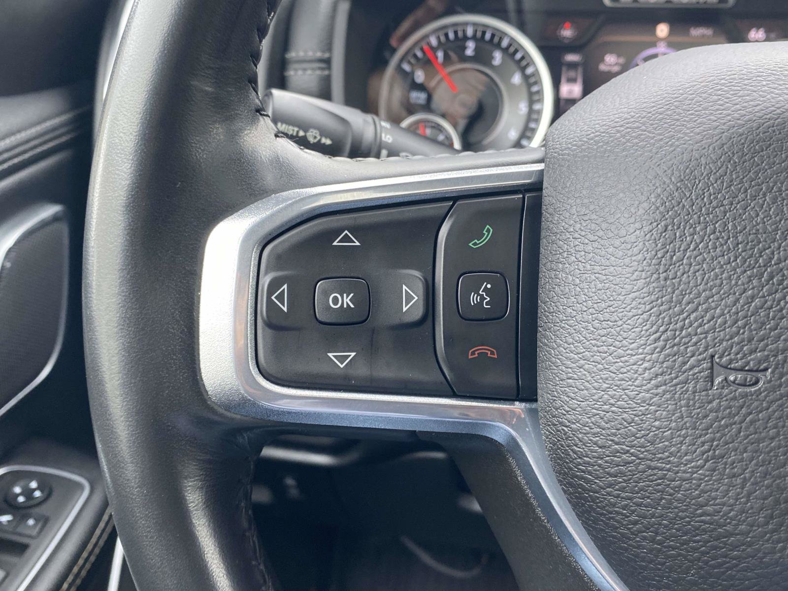 Used 2022 RAM 1500 Laramie AWD/4WD image 32