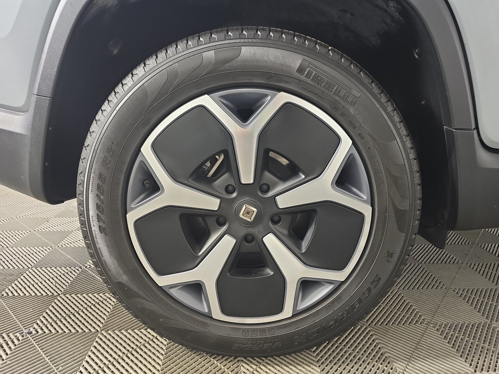 Used 2024 Rivian R1T Adventure Dual AWD/4WD image 11