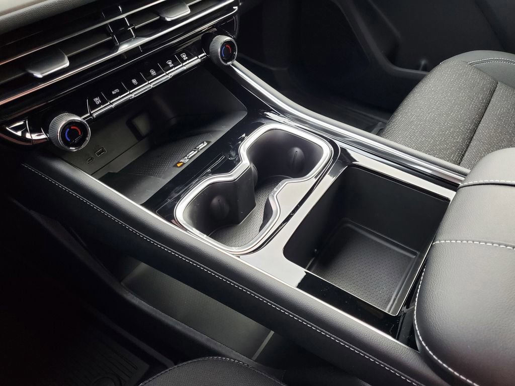 New 2026 Chevrolet Traverse LT w/ Midnight/Sport Edition image 24