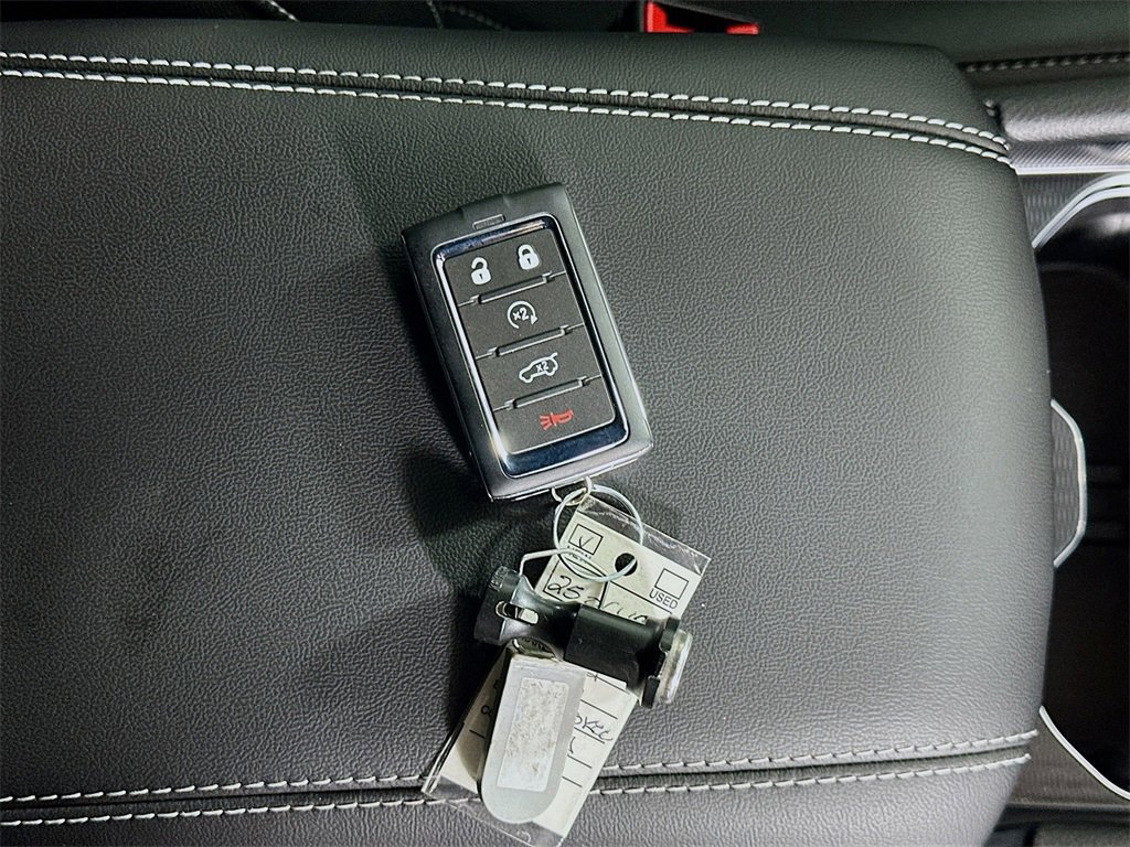 New 2025 Jeep Grand Cherokee Altitude image 20