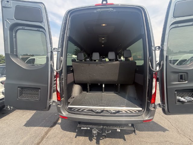 Used 2023 Mercedes-Benz Sprinter 2500 image 7
