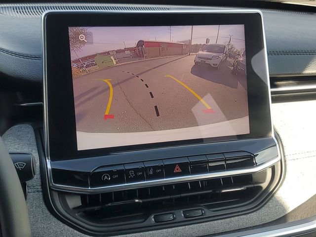 Used 2023 Jeep Compass Latitude image 22