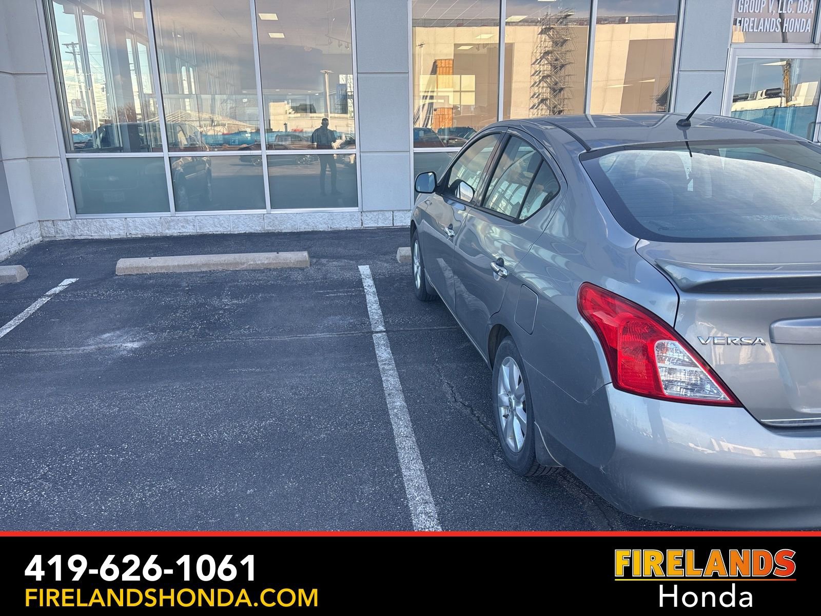 Used 2014 Nissan Versa SV w/ Convenience Package image 13