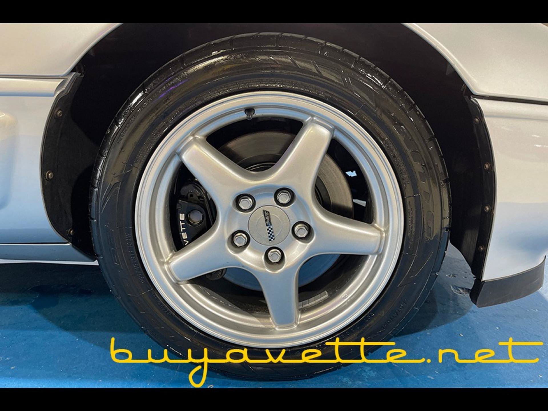 Used 1996 Chevrolet Corvette Coupe RWD image 11