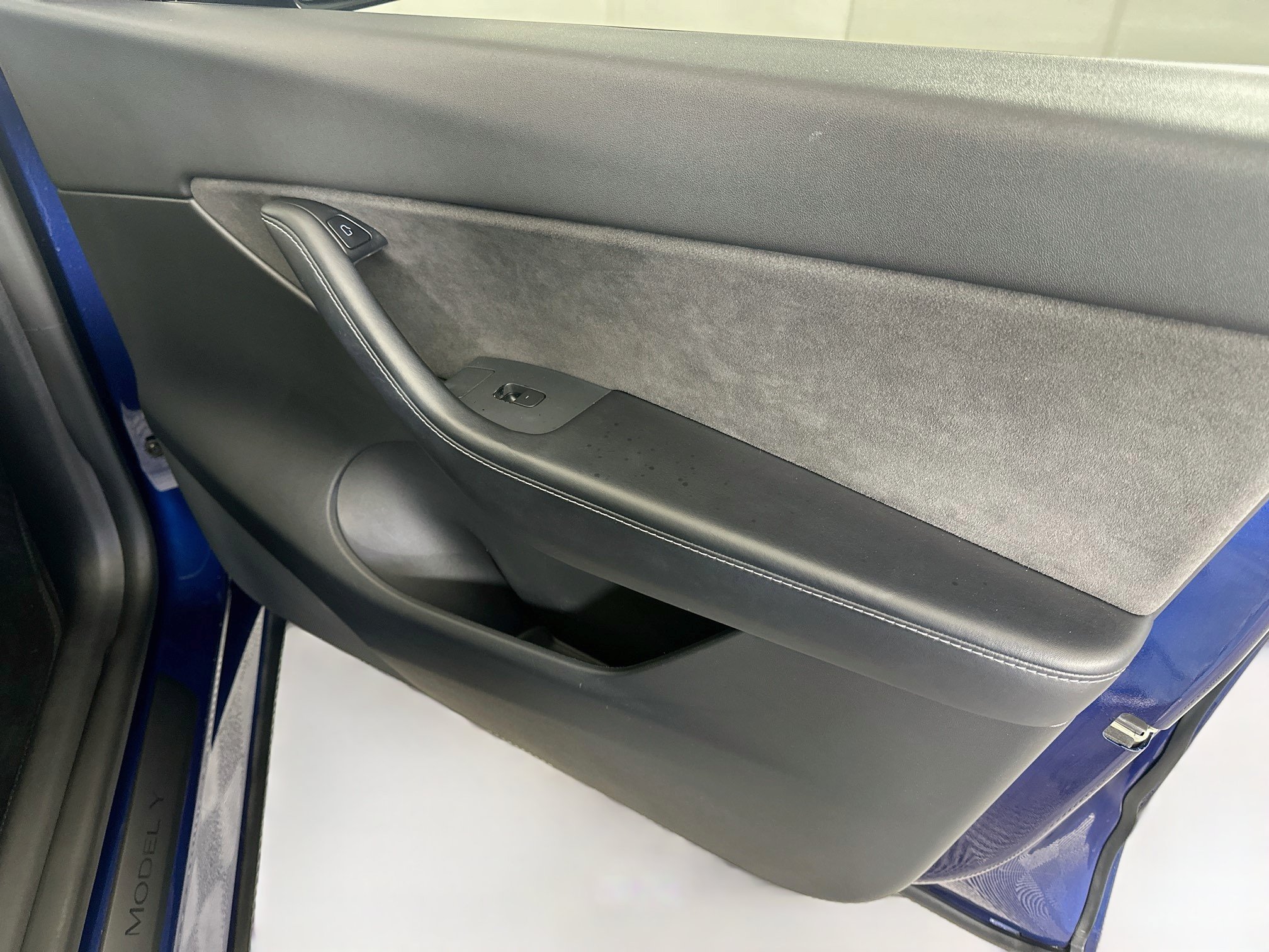 Used 2021 Tesla Model Y Long Range AWD/4WD image 32