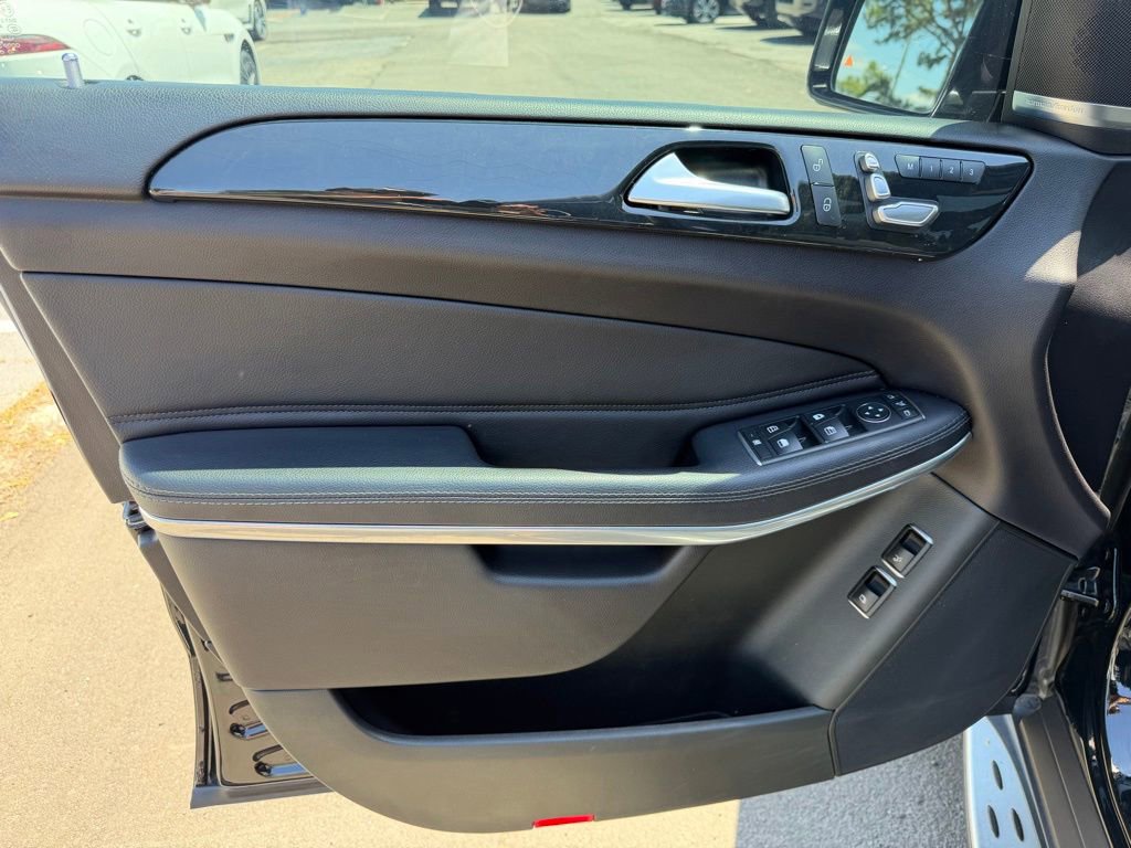 Used 2017 Mercedes-Benz GLS 550 4MATIC image 12
