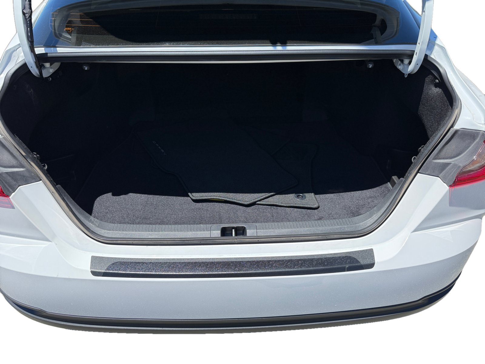 Used 2026 Toyota Camry LE FWD image 17