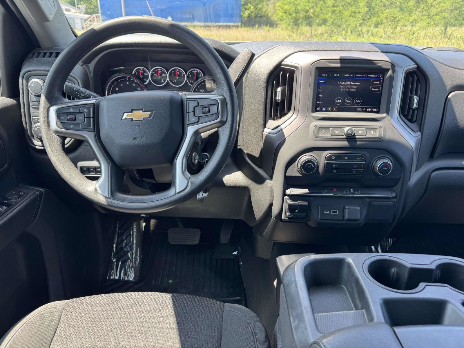 Used 2022 Chevrolet Silverado 2500 Custom w/ Gooseneck/5TH Wheel Package AWD/4WD image 2