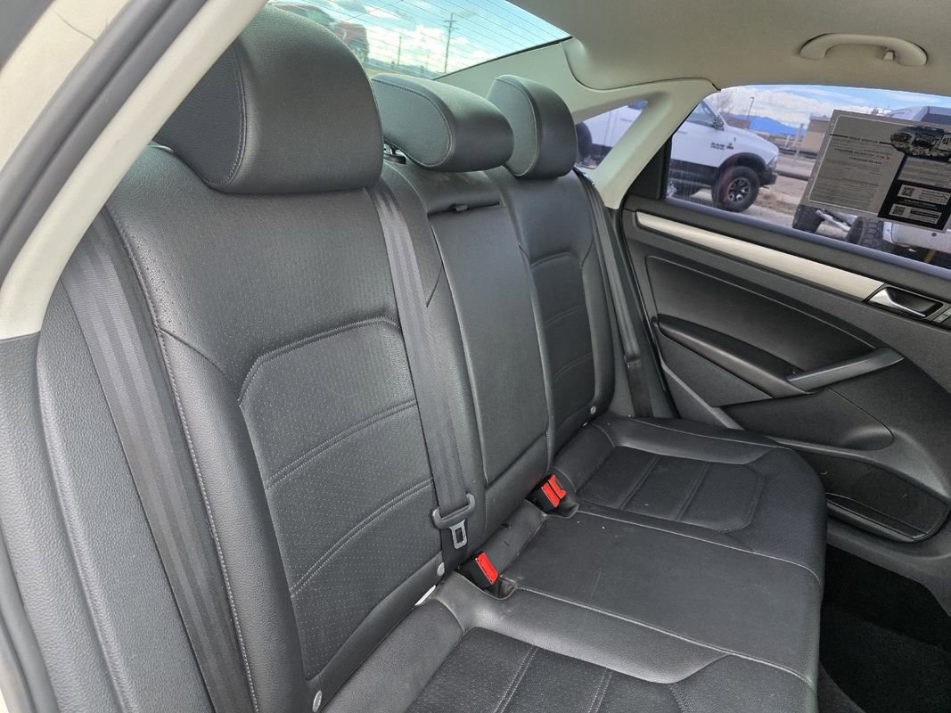 Used 2015 Volkswagen Passat TDI SE image 17
