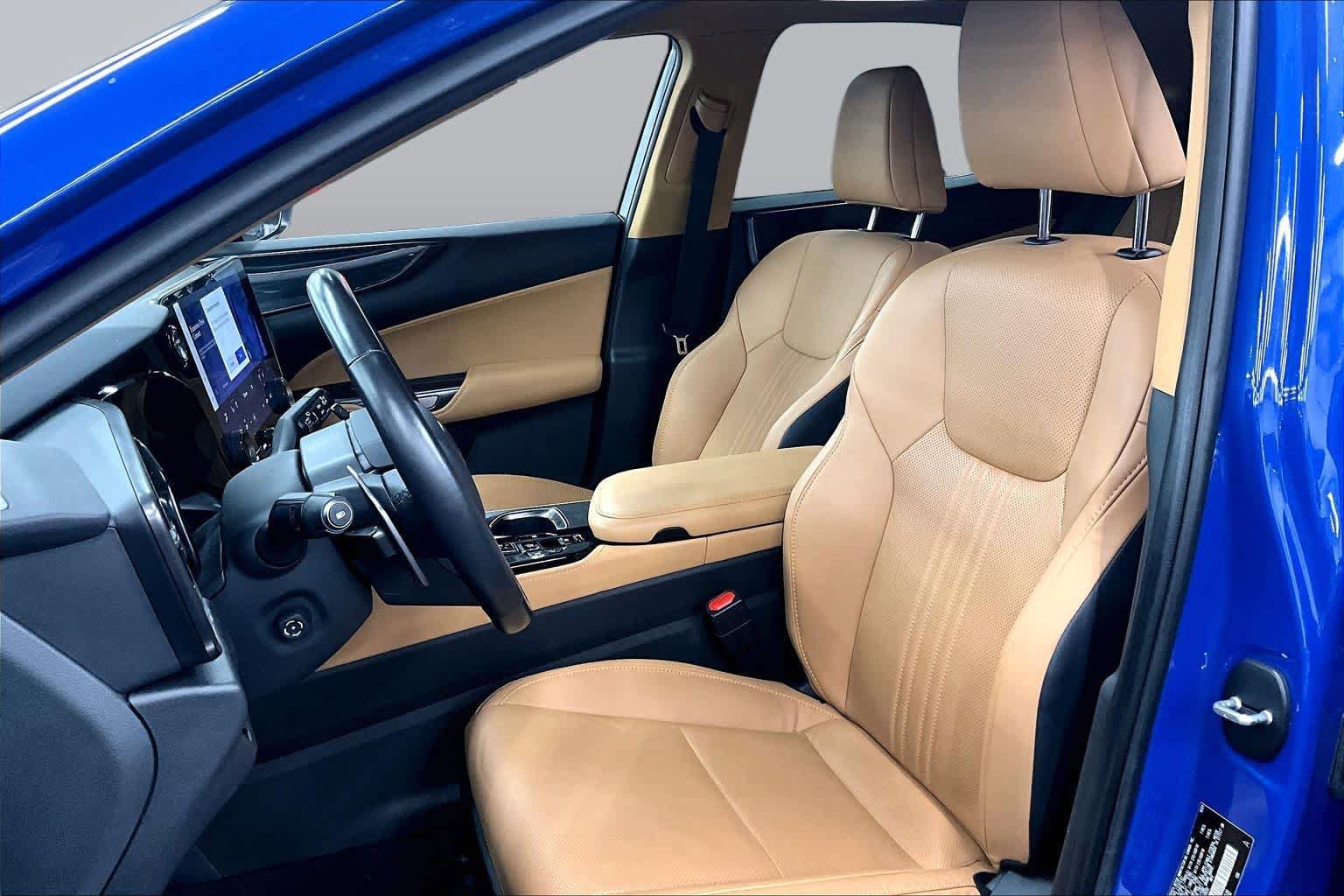 Used 2025 Lexus NX 350h AWD w/ Accessory Package (2T) image 9