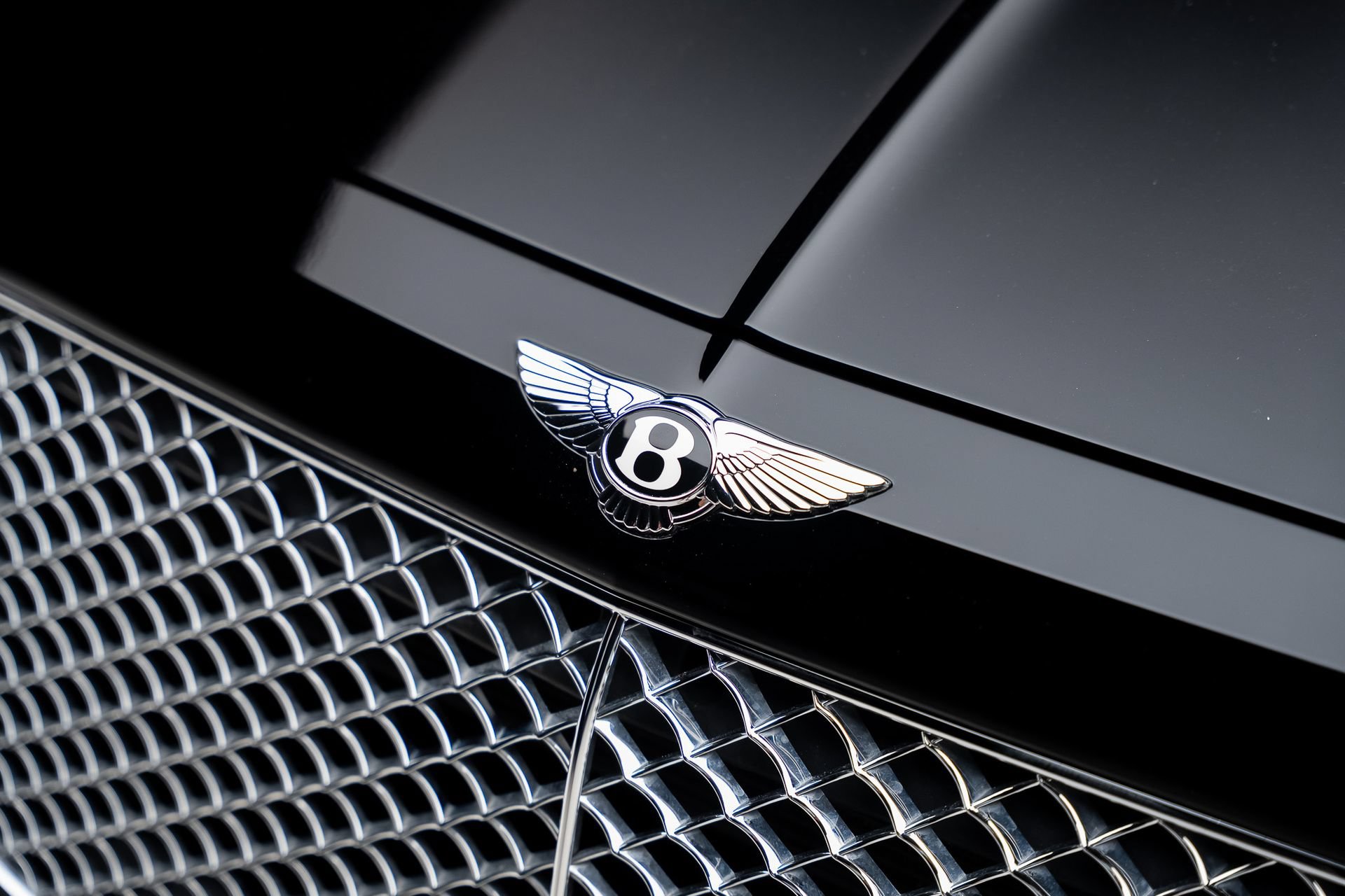 Used 2018 Bentley Bentayga AWD/4WD image 13