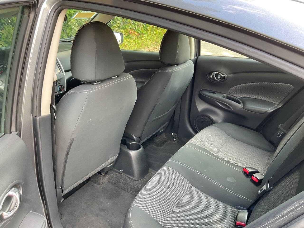 Used 2016 Nissan Versa SV FWD image 12