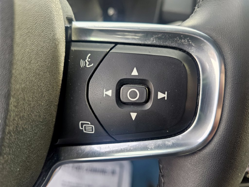 Certified 2023 Volvo XC40 Recharge Ultimate AWD/4WD image 17