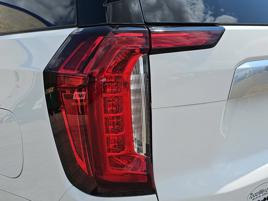 Used 2024 GMC Yukon Denali w/ Advanced Technology Package AWD/4WD image 42