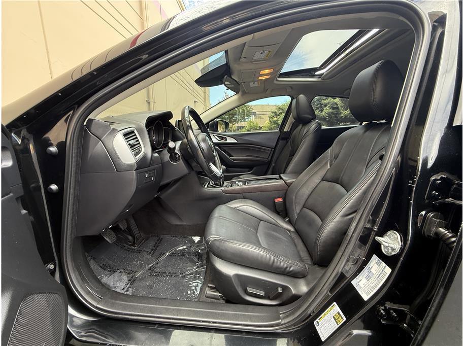 Used 2018 MAZDA MAZDA3 Touring FWD image 7